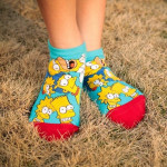 Къси памучни чорапи с цветен принт с героите от анимационнния филм The Simpsons